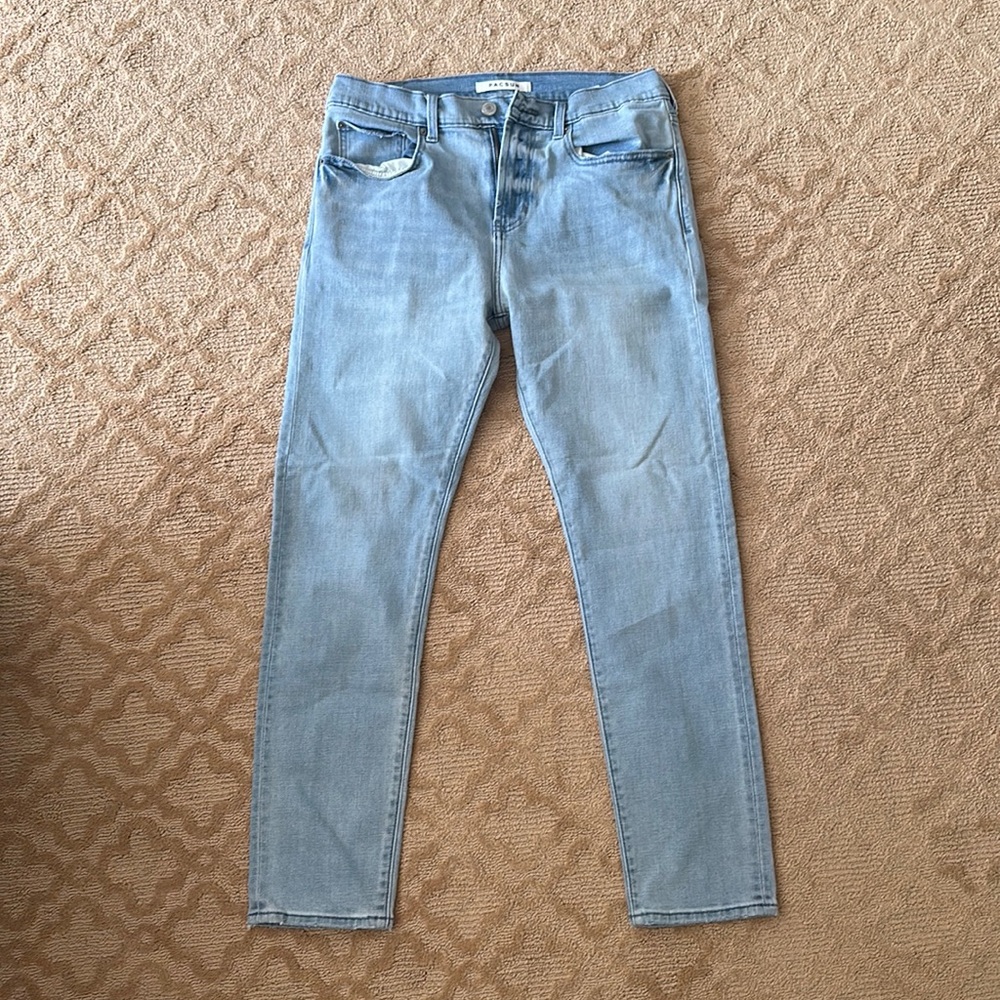 (BARELY USED) Pacsun Light Washed Jeans 31x32 Slim Taper